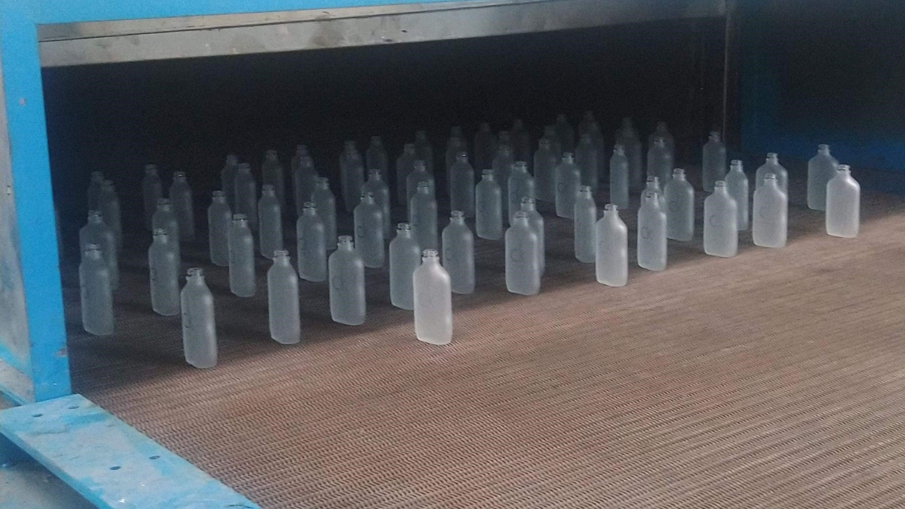 Automatic liquid coating line (Lacquering):